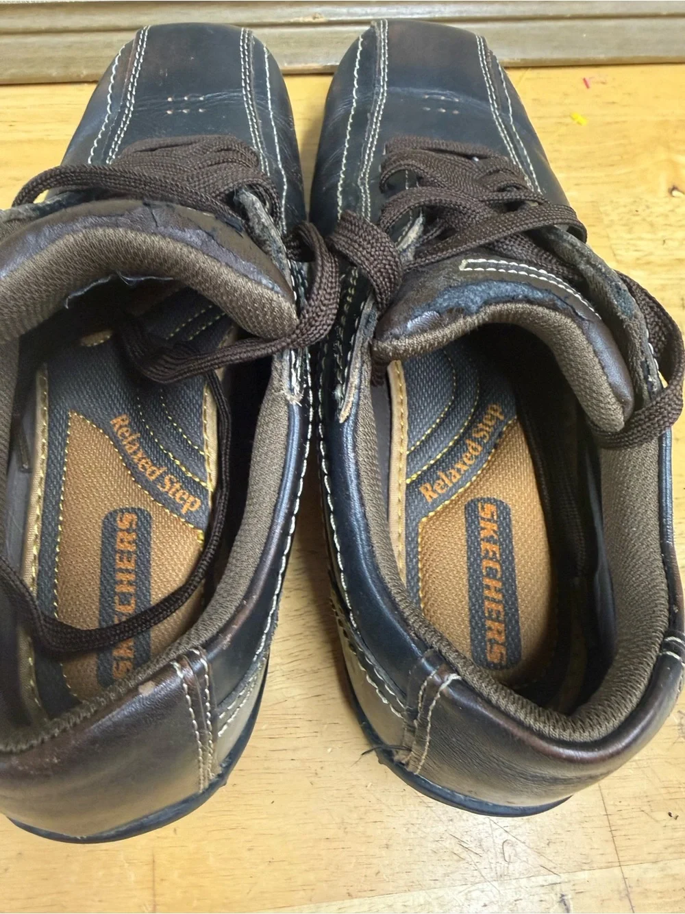 Sketchers oxford leather sneakers, men’s size 9.5 relaxed step insole